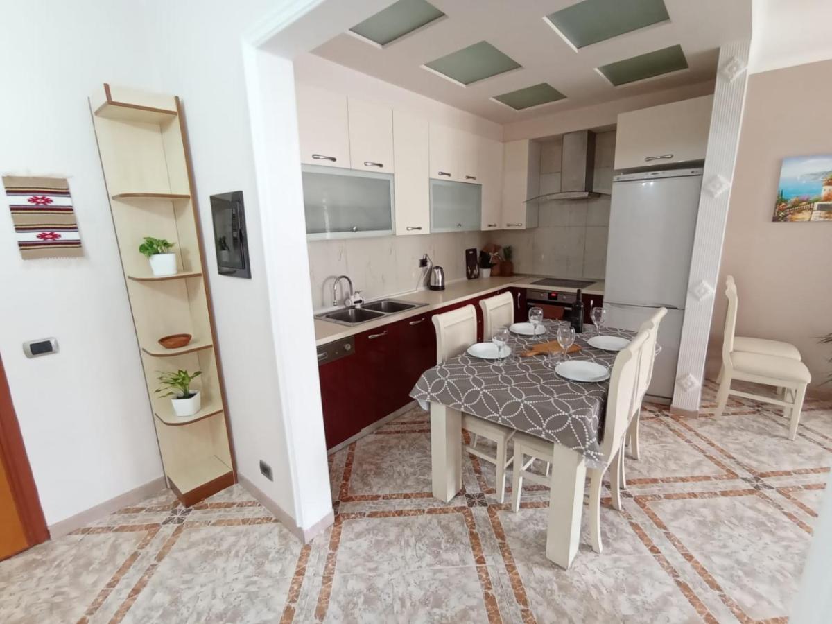 Trea Accomodations - 2 Bedrooms - Riviera With Private Parking Vlorë Exterior foto